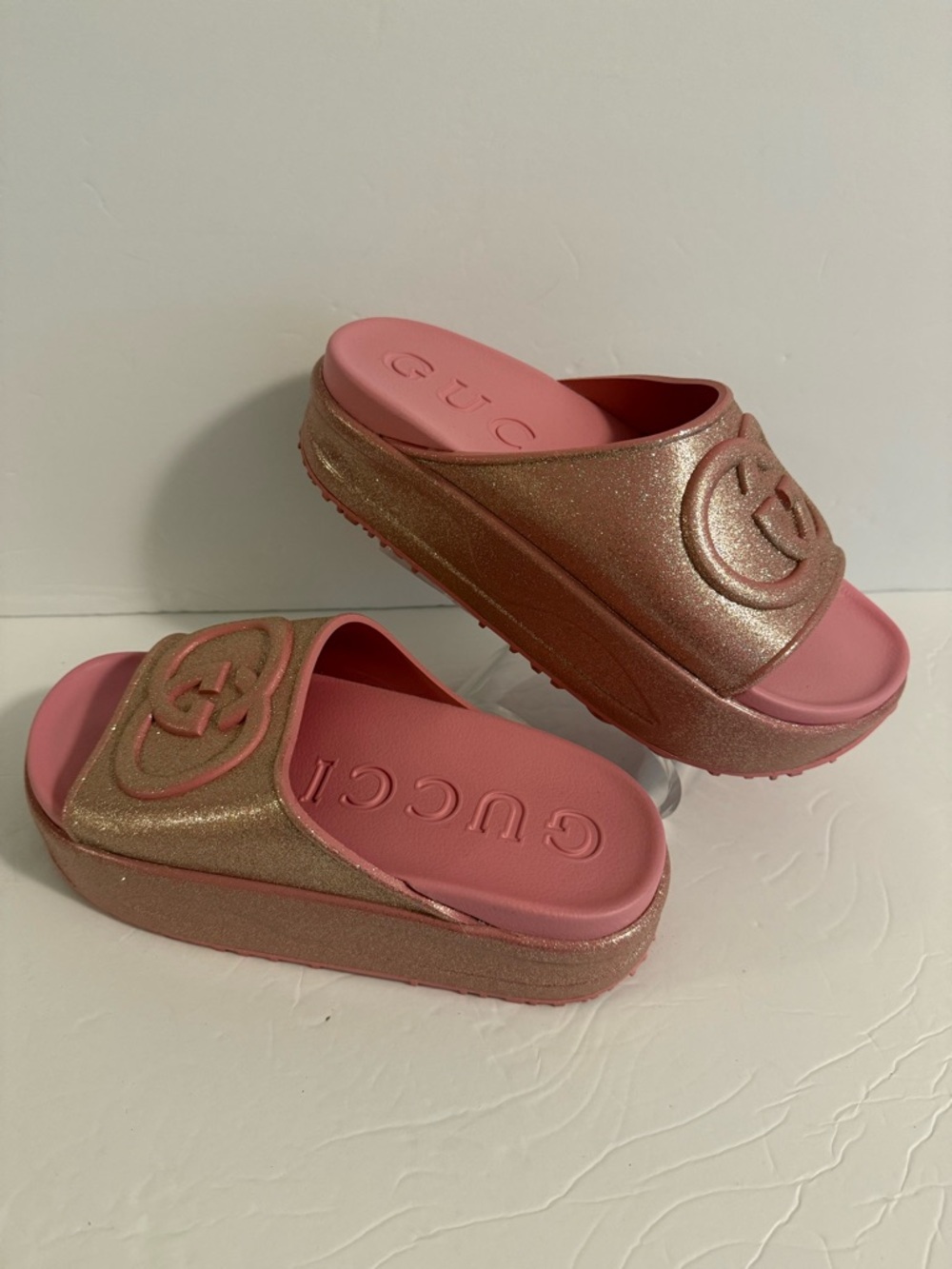 EUC ⭐️ Interlocking GG Rubber Platform Slide Sandals -Pink (38) 7 - Picture 2 of 9